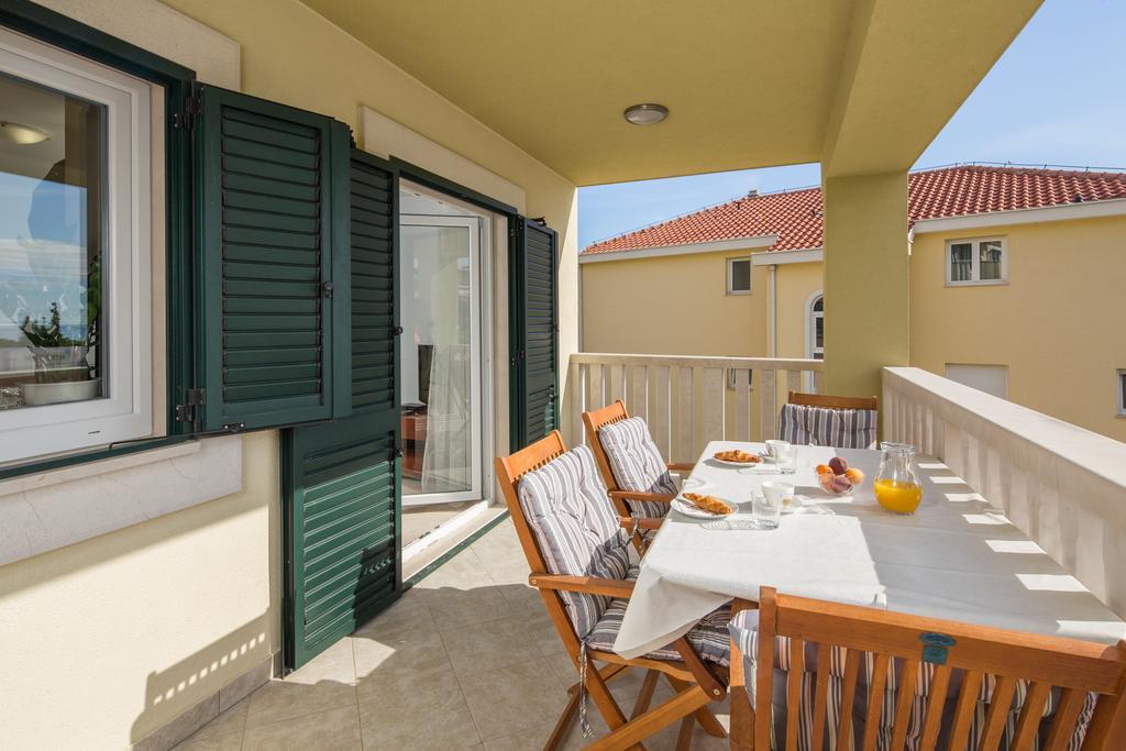 Apartments Leon Podstrana Rom bilde