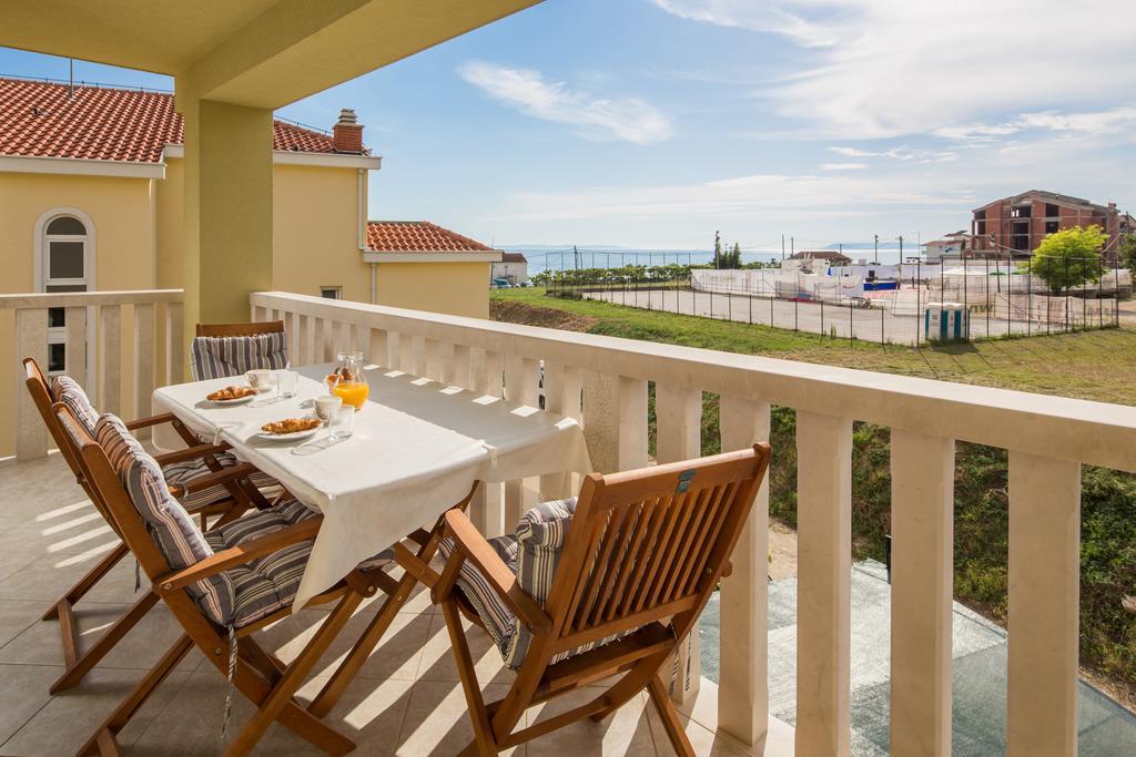Apartments Leon Podstrana Rom bilde