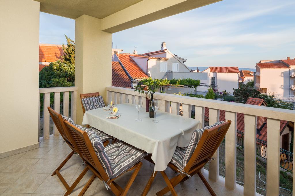 Apartments Leon Podstrana Rom bilde