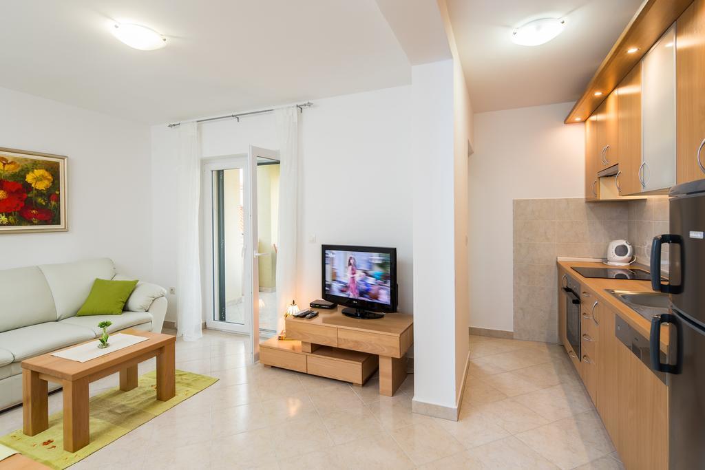 Apartments Leon Podstrana Rom bilde