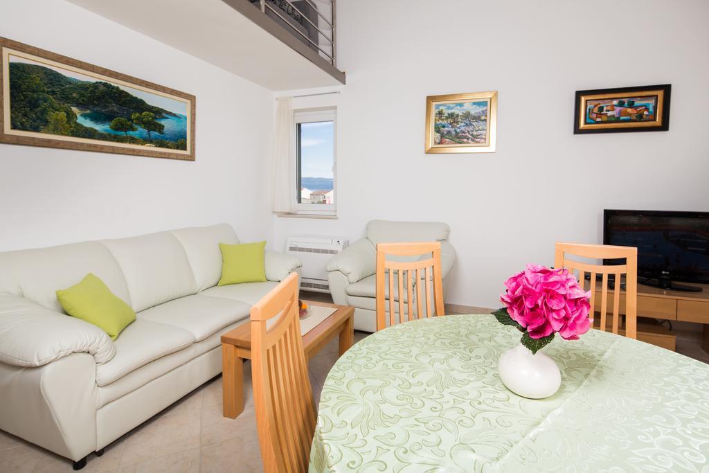 Apartments Leon Podstrana Rom bilde