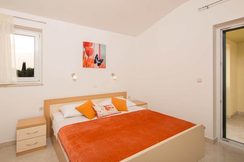 Apartments Leon Podstrana Rom bilde