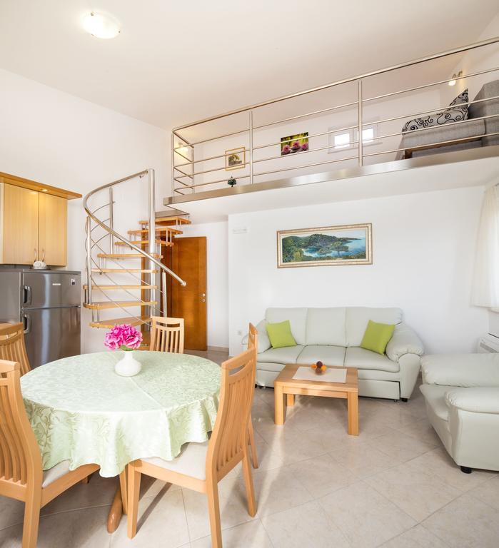 Apartments Leon Podstrana Rom bilde