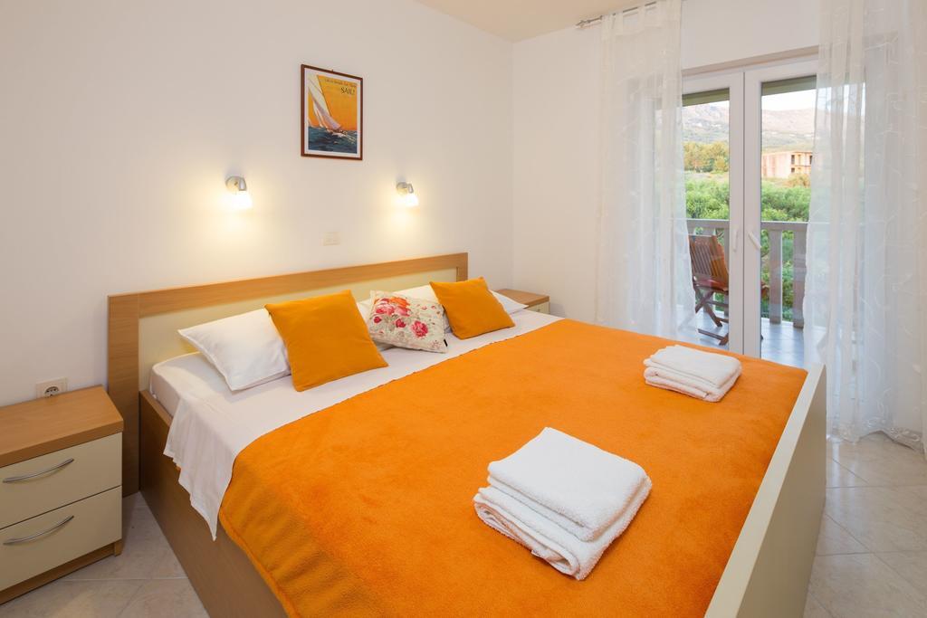 Apartments Leon Podstrana Rom bilde